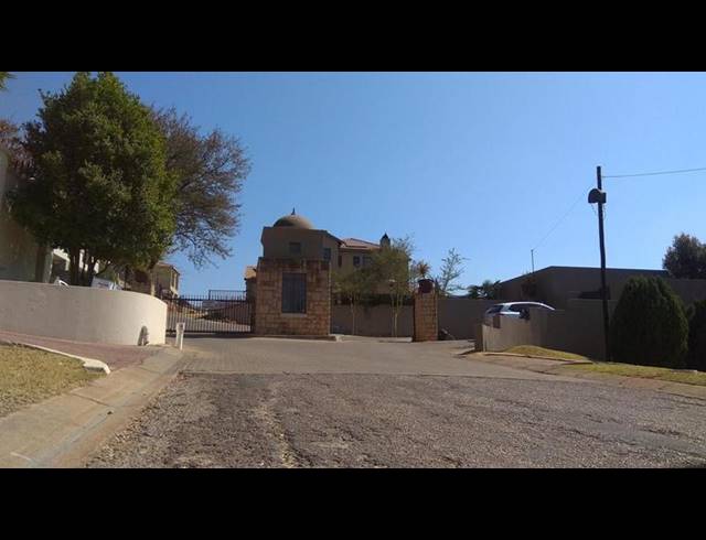 LAND FOR SALE IN ROODEKRANS